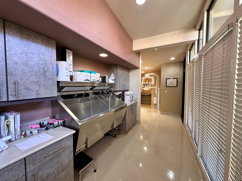 More Photos Of 139 Arch St, Redwood City Medical For Lease