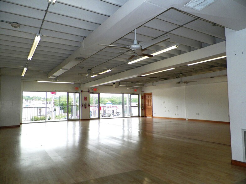 More Photos Of 1478 Atwood Ave, Johnston Unknown For Lease