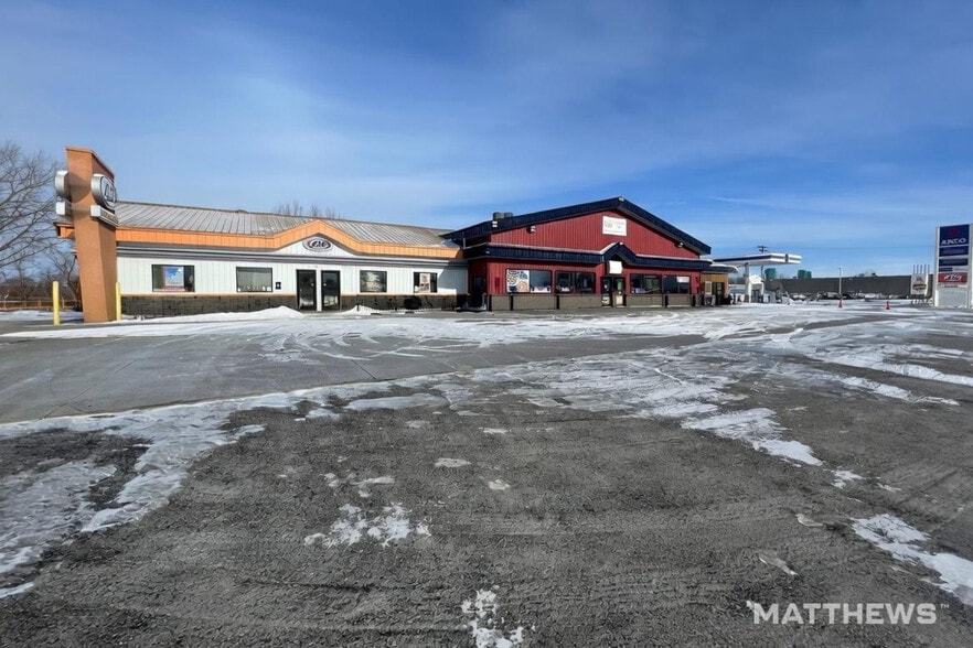Primary Photo Of 620 Dutch Lake Dr, Howard Lake Auto Repair For Sale