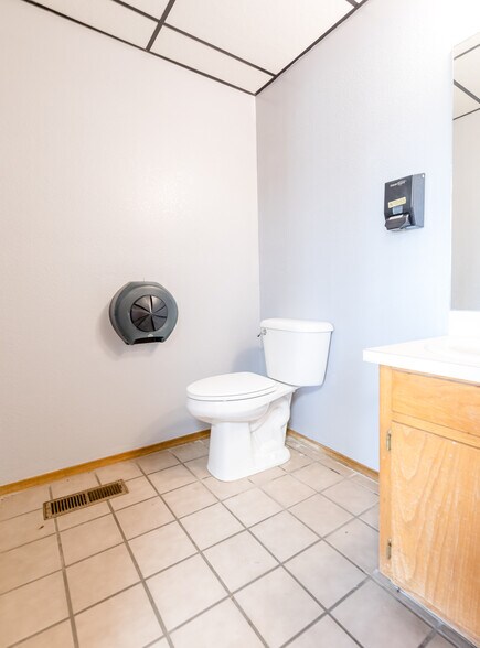 More Photos Of 1415 Watts St, Sayre Healthcare For Sale