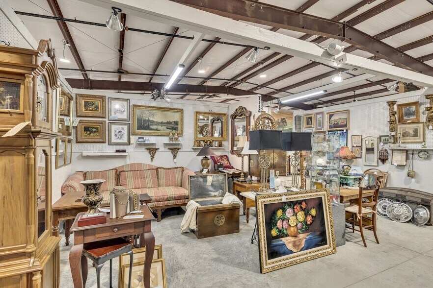 More Photos Of 2120 Old Highway 431 S, Greenbrier Freestanding For Sale