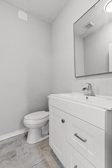 More Photos Of 734 Ashland Ter, Chattanooga Storefront Retail Office For Sale