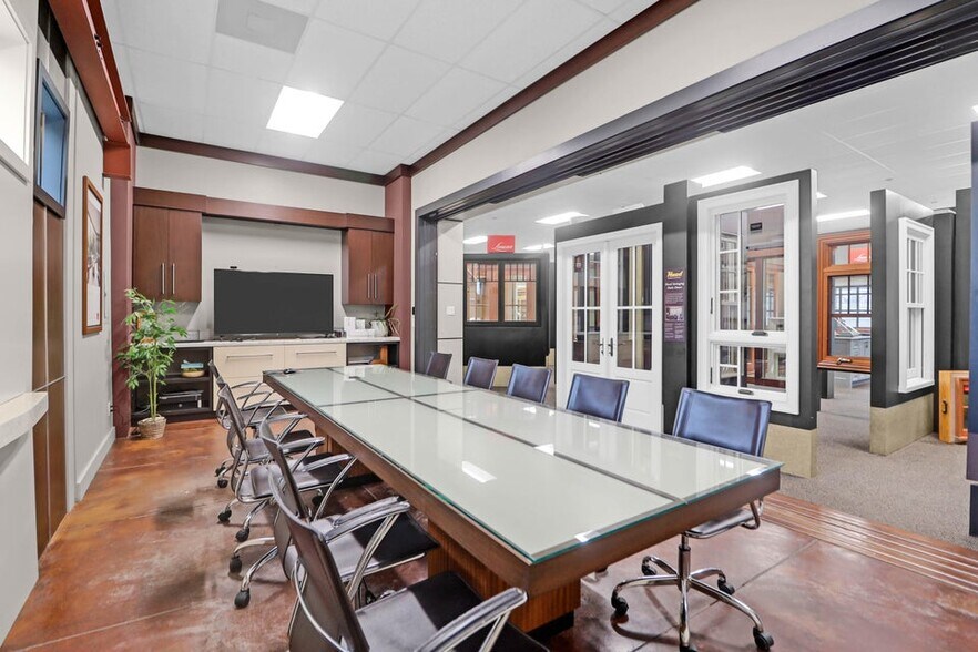 More Photos Of 720 Dupont Rd, Charleston Light Distribution For Sale