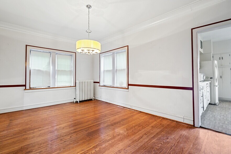 More Photos Of 318 E 74th St, Chicago Specialty For Sale