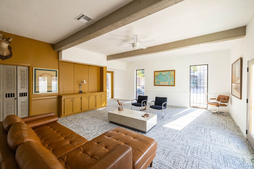 More Photos Of 3915 McKinney St, Houston Light Distribution For Sale