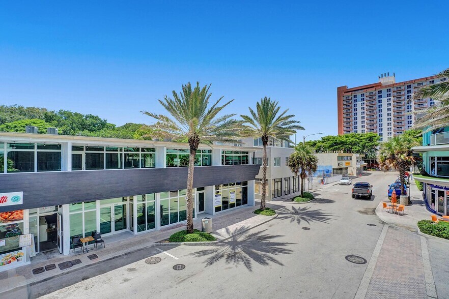More Photos Of 900 Sunrise Ln, Fort Lauderdale Bar For Lease