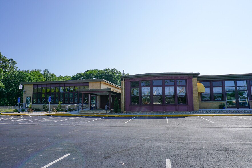 More Photos Of 740 Colonel Ledyard Hwy, Ledyard Storefront For Lease