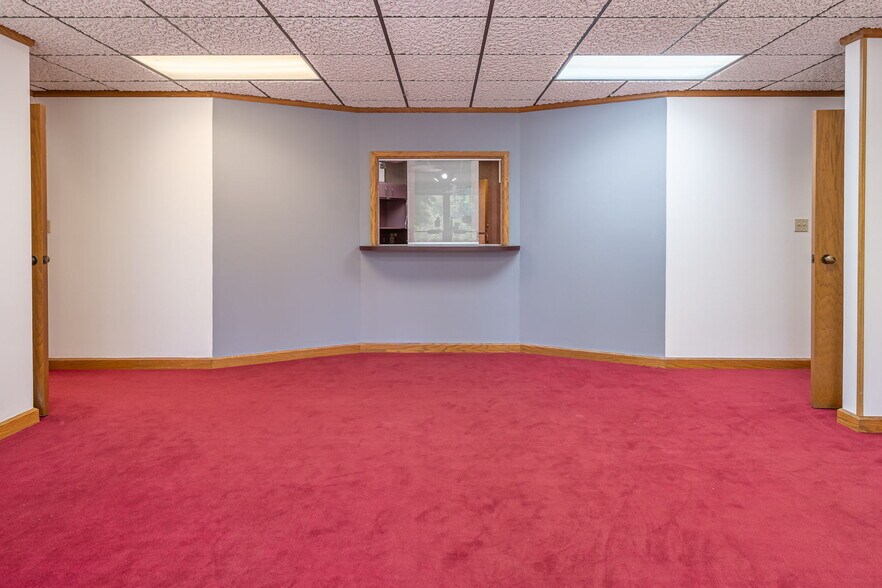 More Photos Of 1080 Caroline Dr, Washington Office For Sale