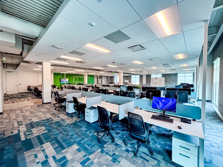More Photos Of 2600 NE 11th St, Bentonville Office For Lease
