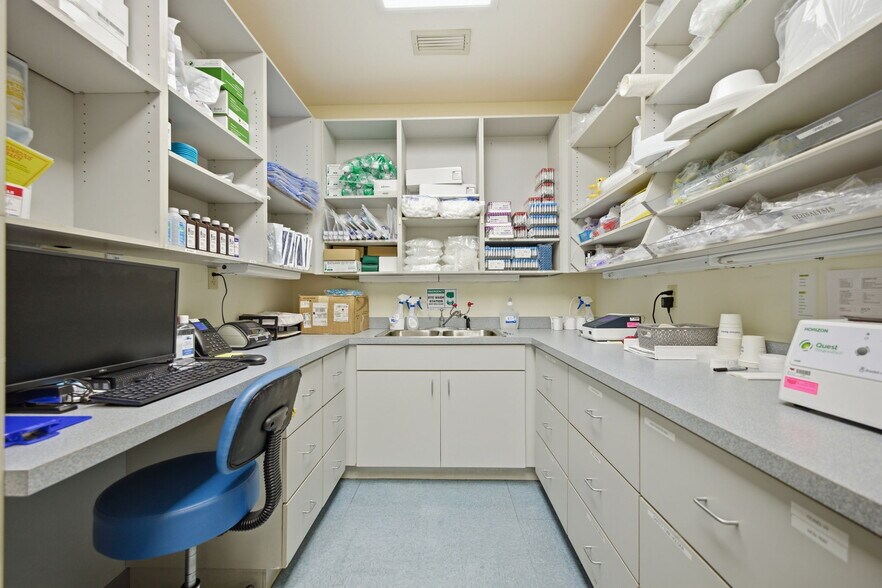 More Photos Of 433 SW 10th St, Ocala Medical For Sale