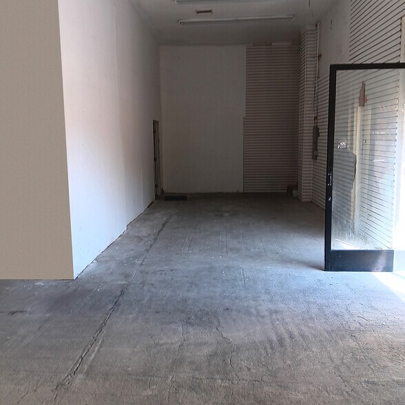 More Photos Of 253 W Jefferson Blvd, Los Angeles Restaurant For Lease