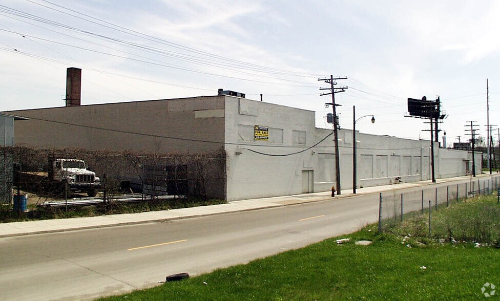 More Photos Of 12600-12660 Greenfield Rd, Detroit Warehouse For Sale