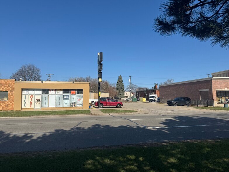 More Photos Of 26631 Gratiot Ave, Roseville General Retail For Sale