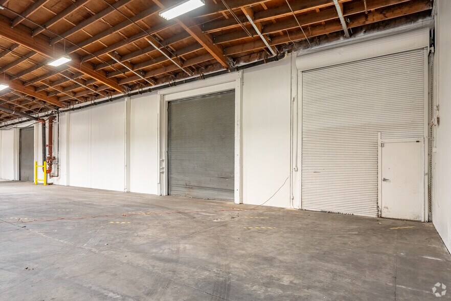 More Photos Of 210 Classic Ct, Rohnert Park Warehouse For Lease