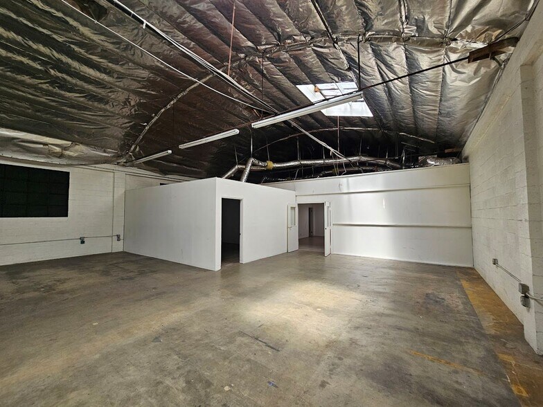 More Photos Of 920 E Pico Blvd, Los Angeles Warehouse For Lease