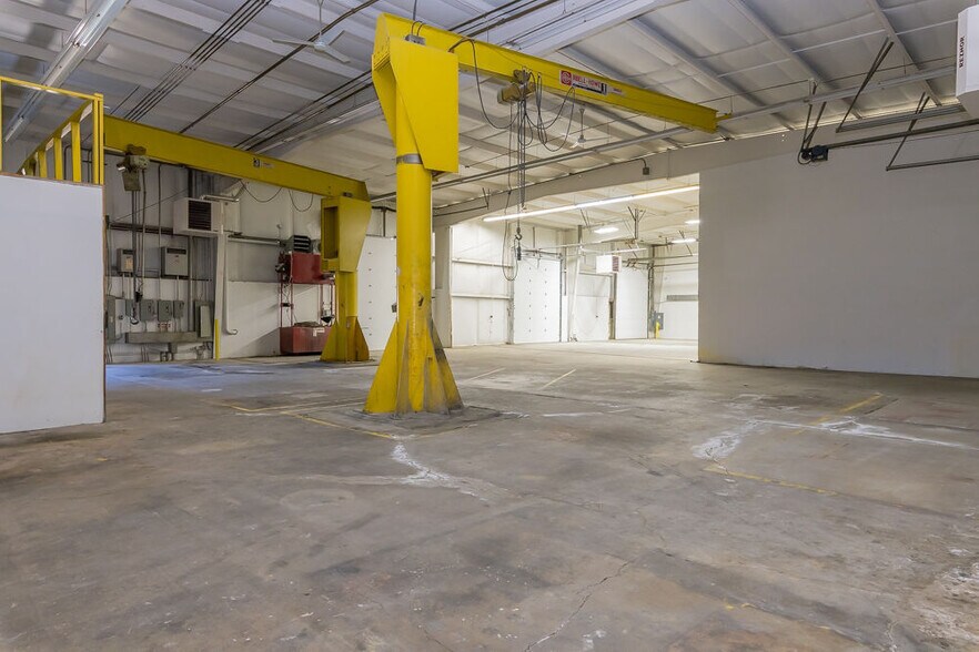 More Photos Of 1 Bowker Rd, Rock Springs Warehouse For Lease