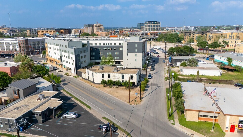 More Photos Of 915 Dallas St, San Antonio Loft Creative Space For Lease