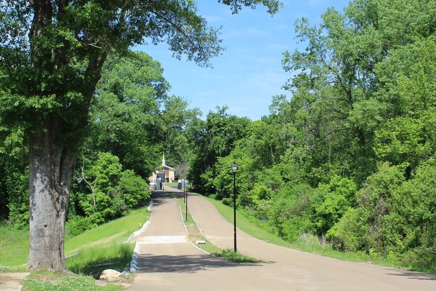 More Photos Of 780 Highway 61 N, Vicksburg Apartments For Sale