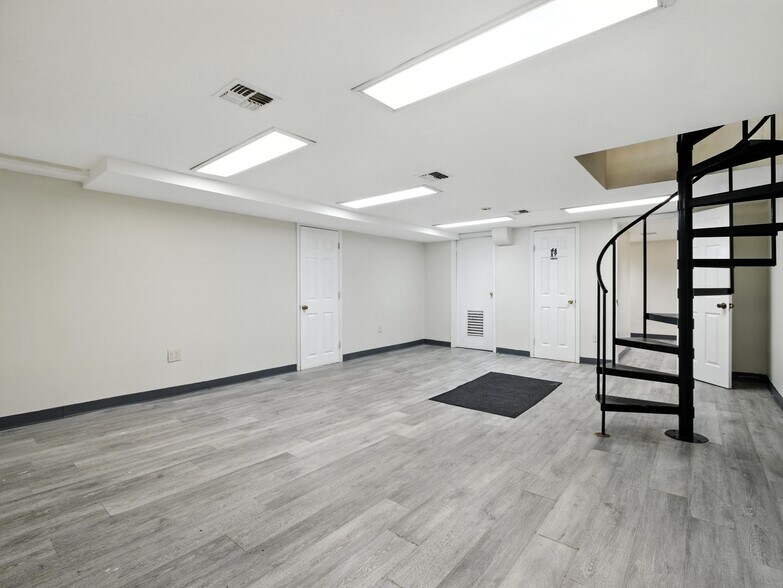 More Photos Of 6-8 Thorne St, Jersey City General Retail For Sale