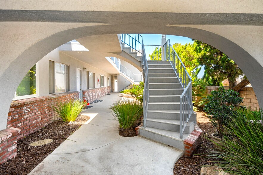 More Photos Of 4903 Nautilus St, Oxnard Apartments For Sale