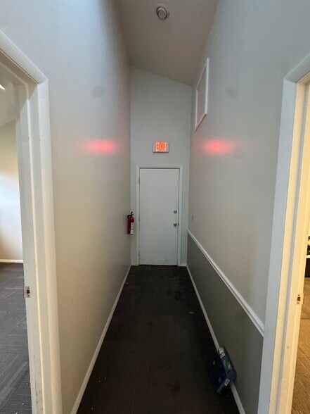 More Photos Of 3200 Sycamore Ct, Columbus Medical For Sale