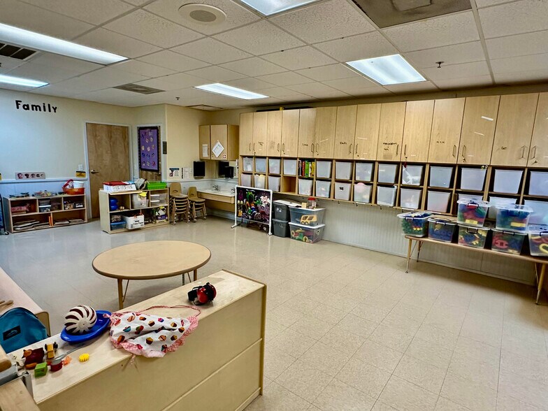 More Photos Of 1301 N Lakeline Blvd, Cedar Park Schools For Lease