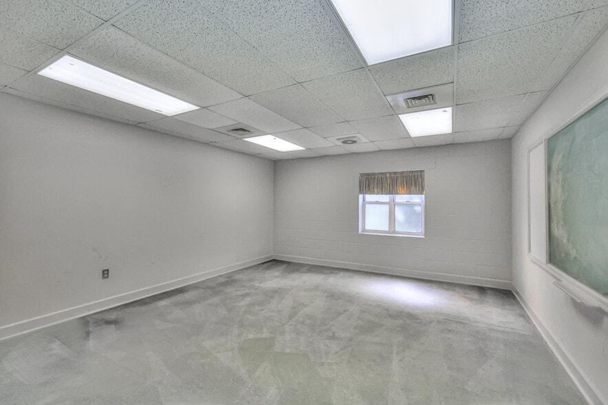 More Photos Of 228 S Military Ave, Lawrenceburg Religious Facility For Sale