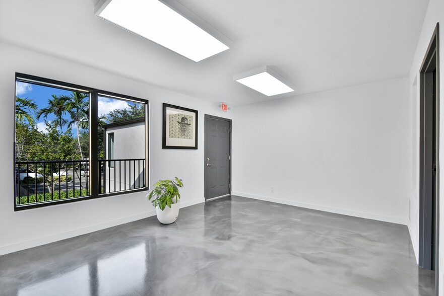 More Photos Of 2990 Griffin Rd, Fort Lauderdale Storefront Retail Office For Sale