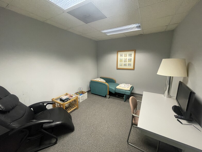 More Photos Of 13822 Beach Blvd, Westminster Office For Sale