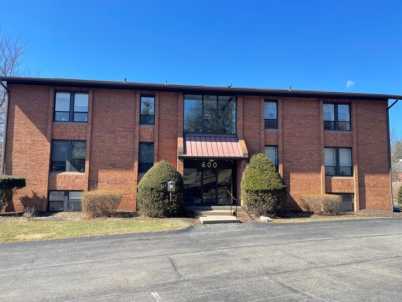 More Photos Of 600 Commerce Dr, Coraopolis Office Residential For Sale