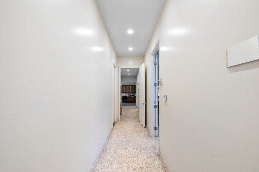 More Photos Of 3450 N Verdugo Rd, Glendale Storefront For Sale