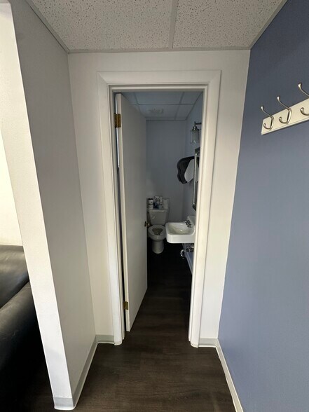 More Photos Of 71 Cedar Ave, Hershey Office For Lease