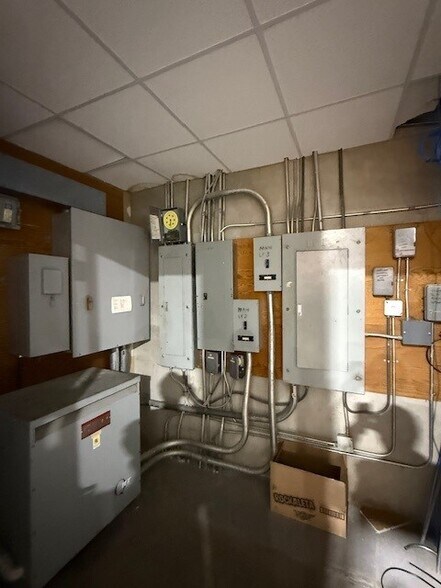 More Photos Of 7400 North Fwy, Houston Freestanding For Sale