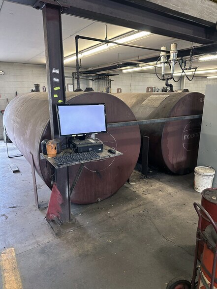 More Photos Of 631 Enon Springs Rd E, Smyrna Industrial For Lease