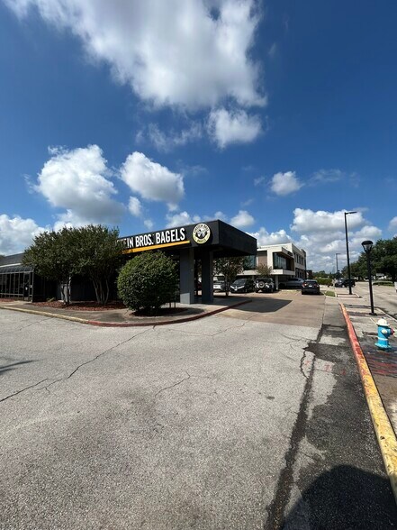 More Photos Of 5300 Kirby Dr, Houston Restaurant For Lease