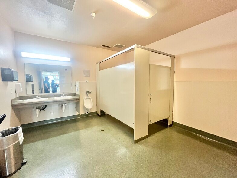 More Photos Of 2485 Sunrise Blvd, Gold River Office For Sale