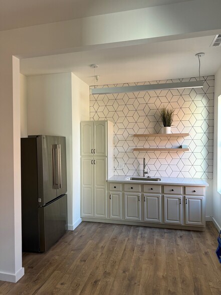 More Photos Of 142-156 Castro St, Mountain View Office For Lease