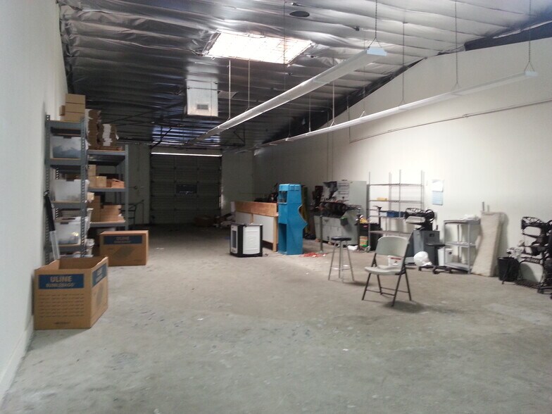 More Photos Of 6725-6739 San Fernando Rd, Glendale Warehouse For Lease
