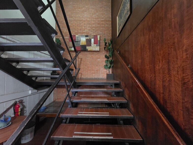 More Photos Of 1207 W Main St, Port Lavaca Hotel For Sale