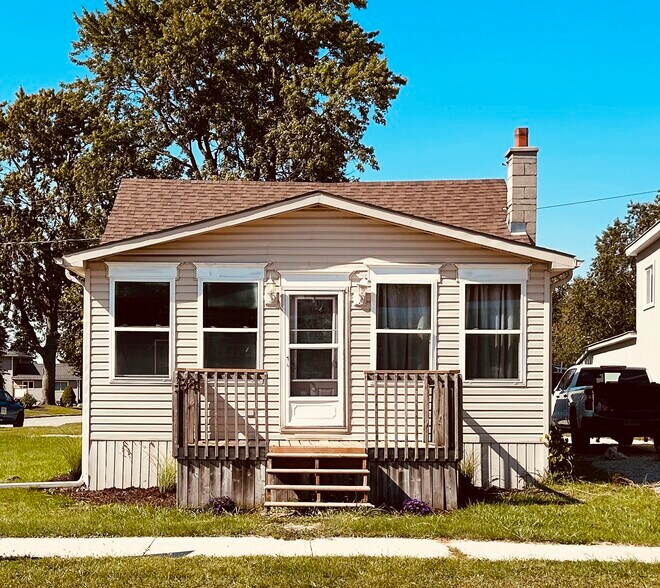 More Photos Of 138 Borden Ave, Belmont Land For Sale