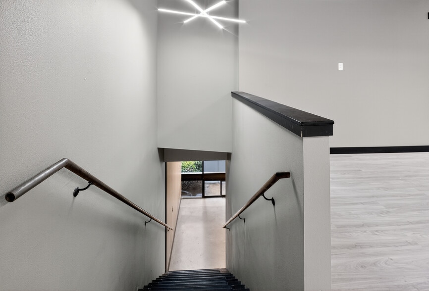 More Photos Of 4125 Market St, Ventura Light Manufacturing For Sale