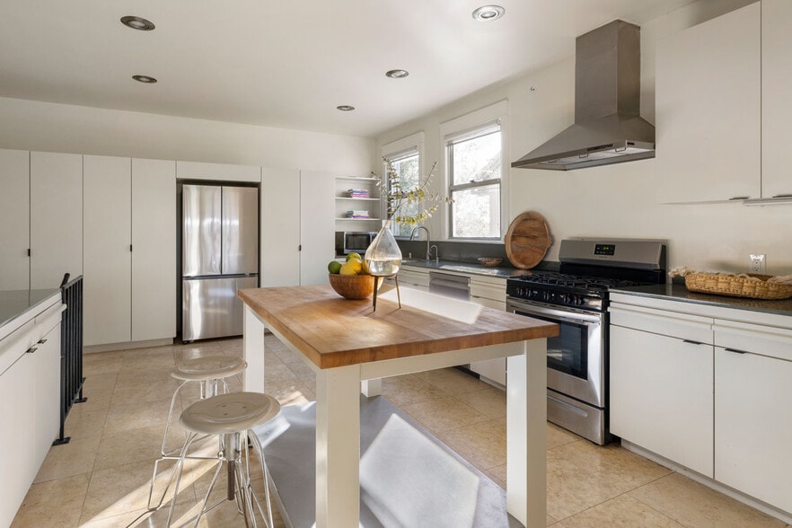 More Photos Of 1642 Elevado St, Los Angeles Multifamily For Sale