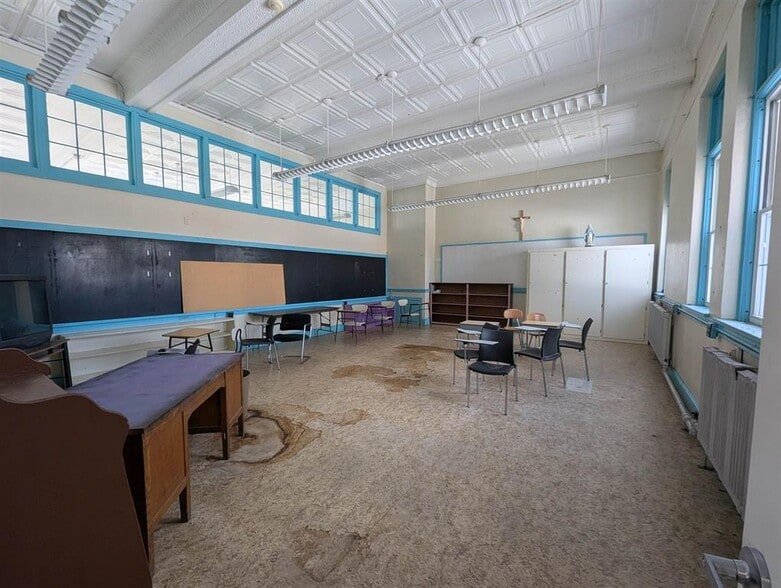 More Photos Of 16 Central st, Claremont Specialty For Sale