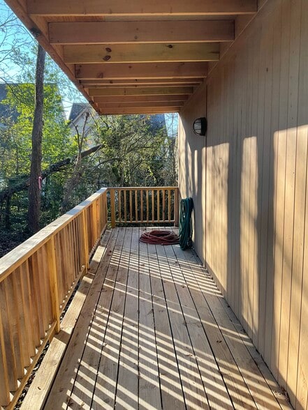 More Photos Of 990 Culpepper St NW, Atlanta Light Distribution For Lease