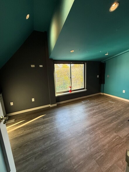 More Photos Of 4400 MacArthur Blvd NW, Washington Office For Sale