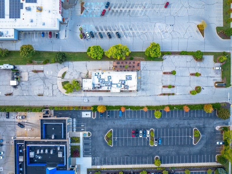 More Photos Of 2423 N Kossow Rd, Waukesha Restaurant For Sale