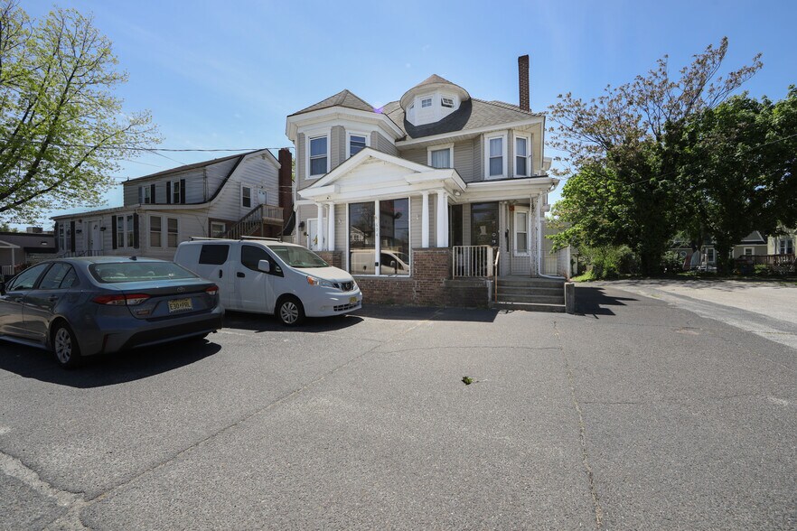 More Photos Of 604 White Horse Pike, Oaklyn Storefront For Sale