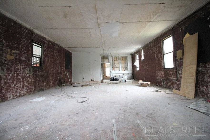 More Photos Of 1154 Myrtle Ave, Brooklyn Apartments For Lease