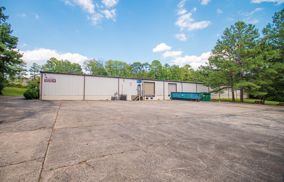 More Photos Of 121 S Lasalle St, Durham Warehouse For Lease