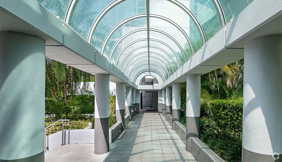 More Photos Of 1101 Brickell Ave, Miami Unknown For Lease